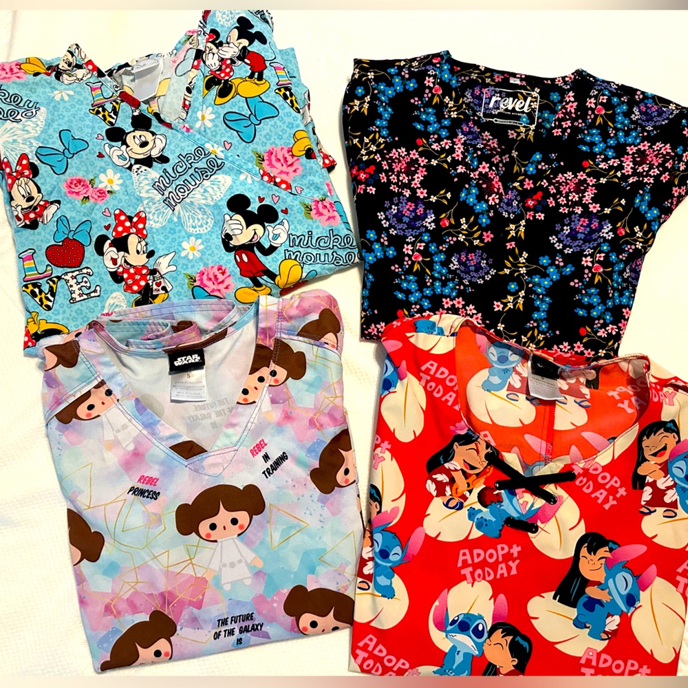 3 Disney & 1 Floral Scrub Top Size Small